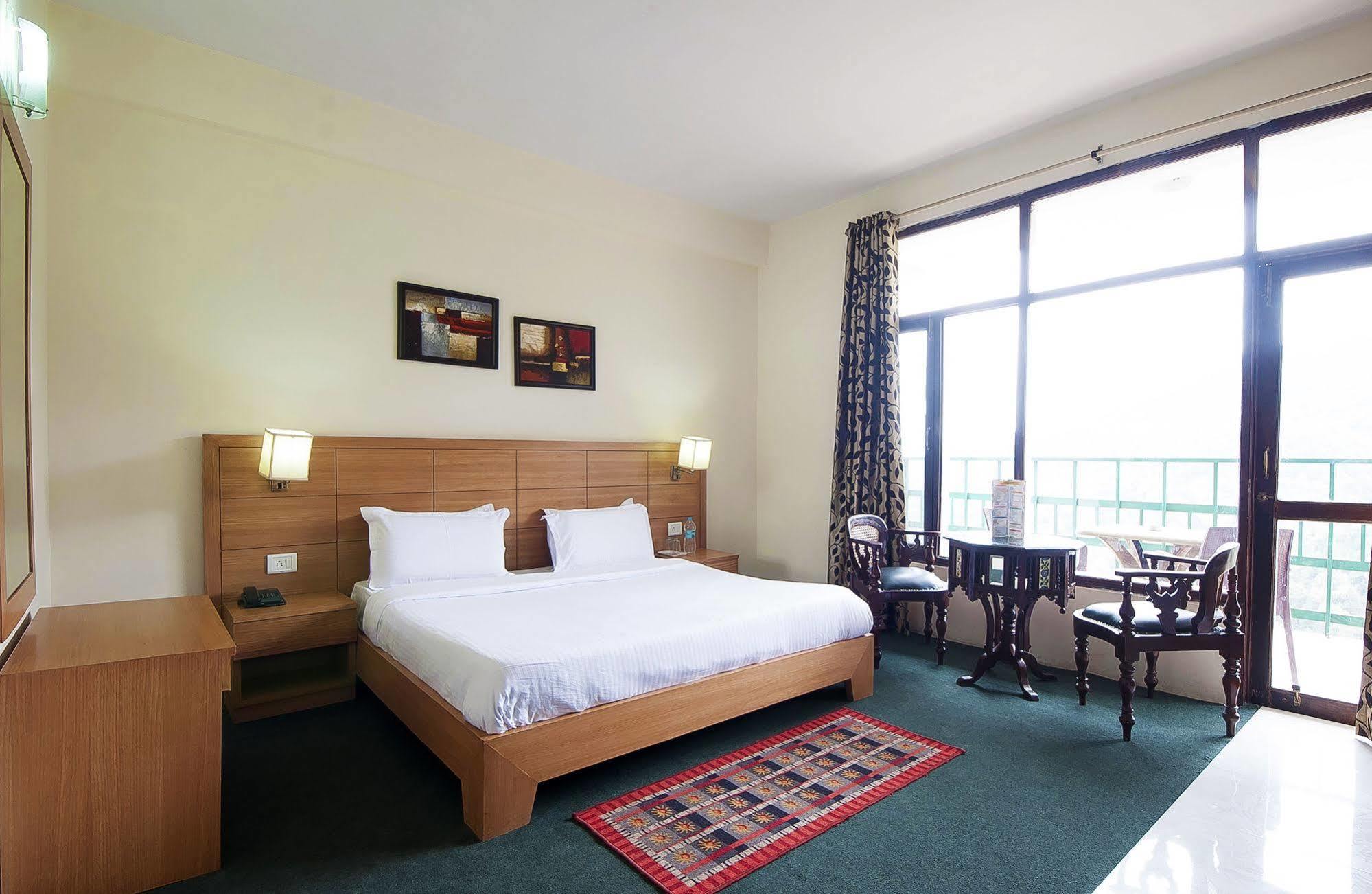Natureraga Fernhill Resort Chail Eksteriør bilde