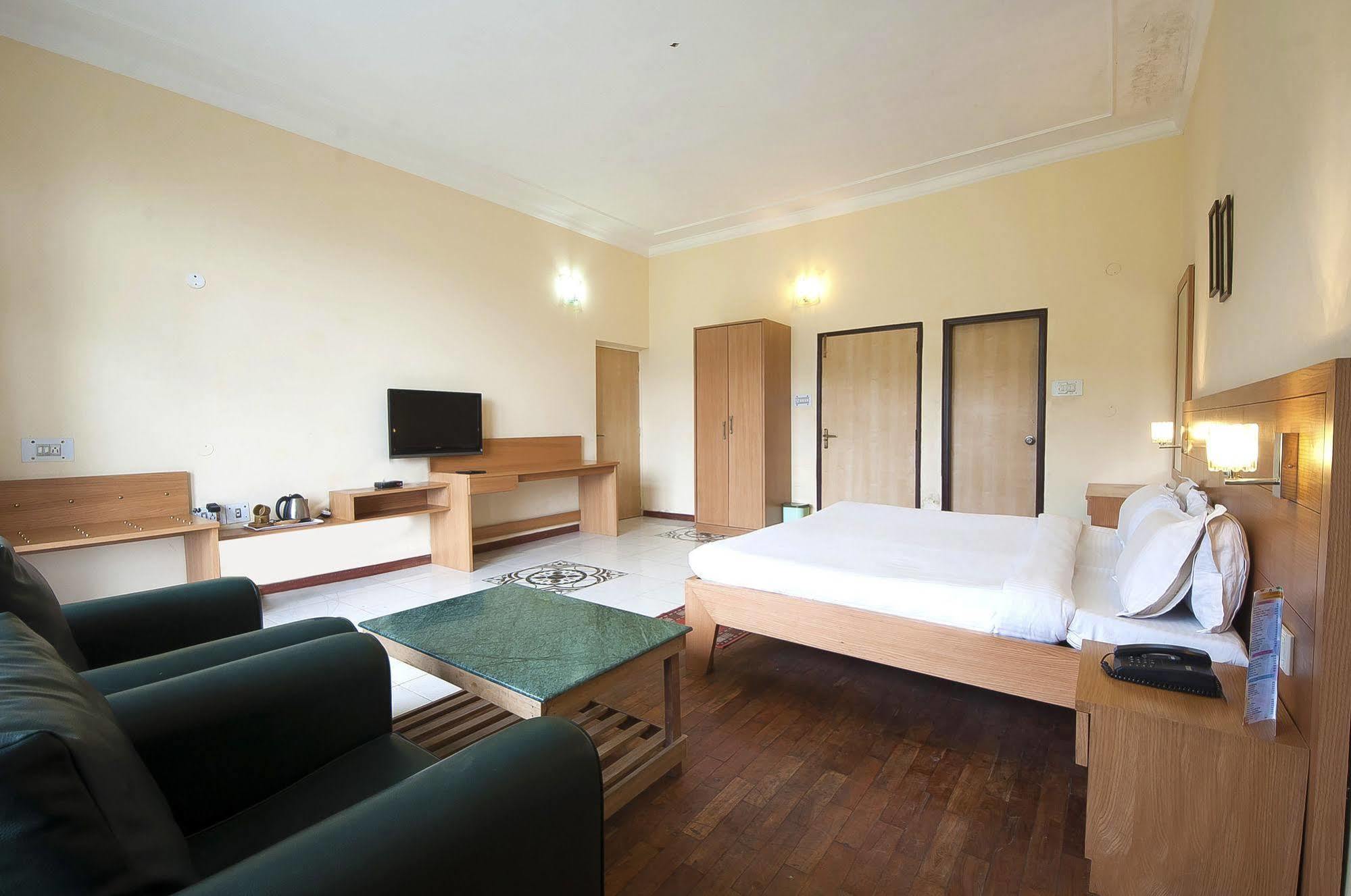 Natureraga Fernhill Resort Chail Eksteriør bilde